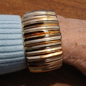 Gold-Tone Ribbed Stretch Bracelet - Elegant Women's Jewelry